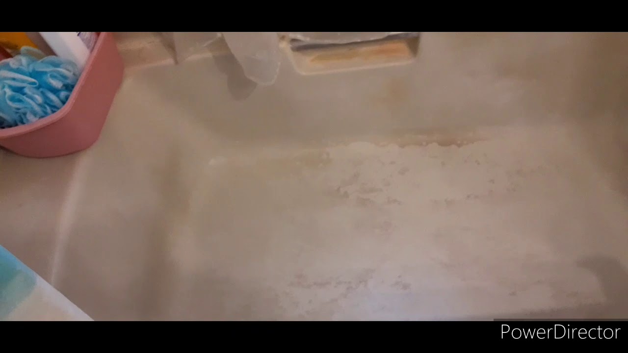 how to clean bathtub using vinegar,baking soda,dish detergent!