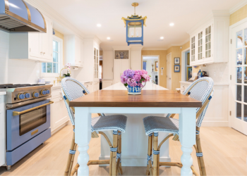 How a Homeowner Built the Blue-and-White Kitchen of Her Dreams