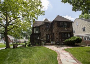 Maplewood, New Jersey Kitchen Remodel: How One Couple Got the English Country Look for Less